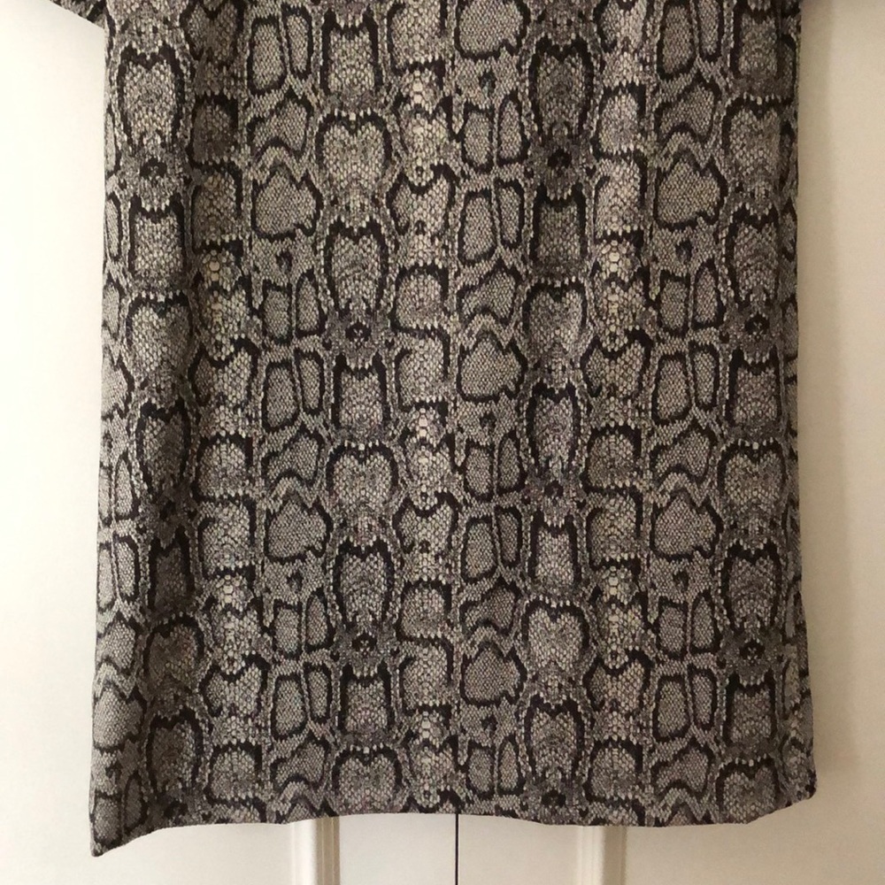 Dress - Picture 2 of 4
